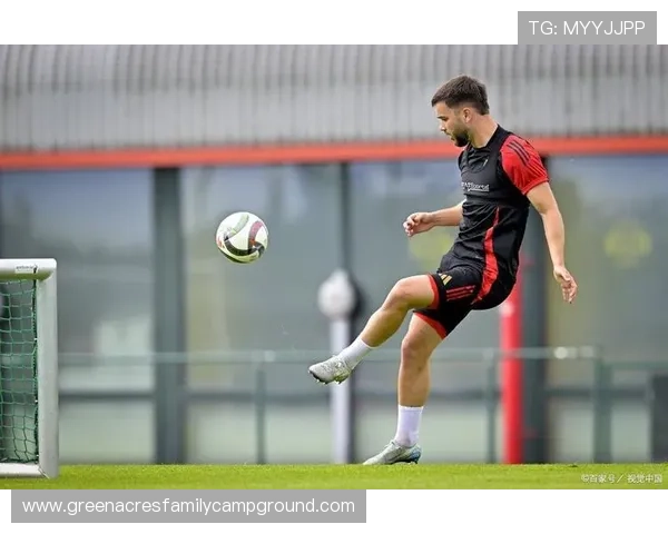 亨克本赛季进攻数据表现稳健，射门效率与关键传球持续提升